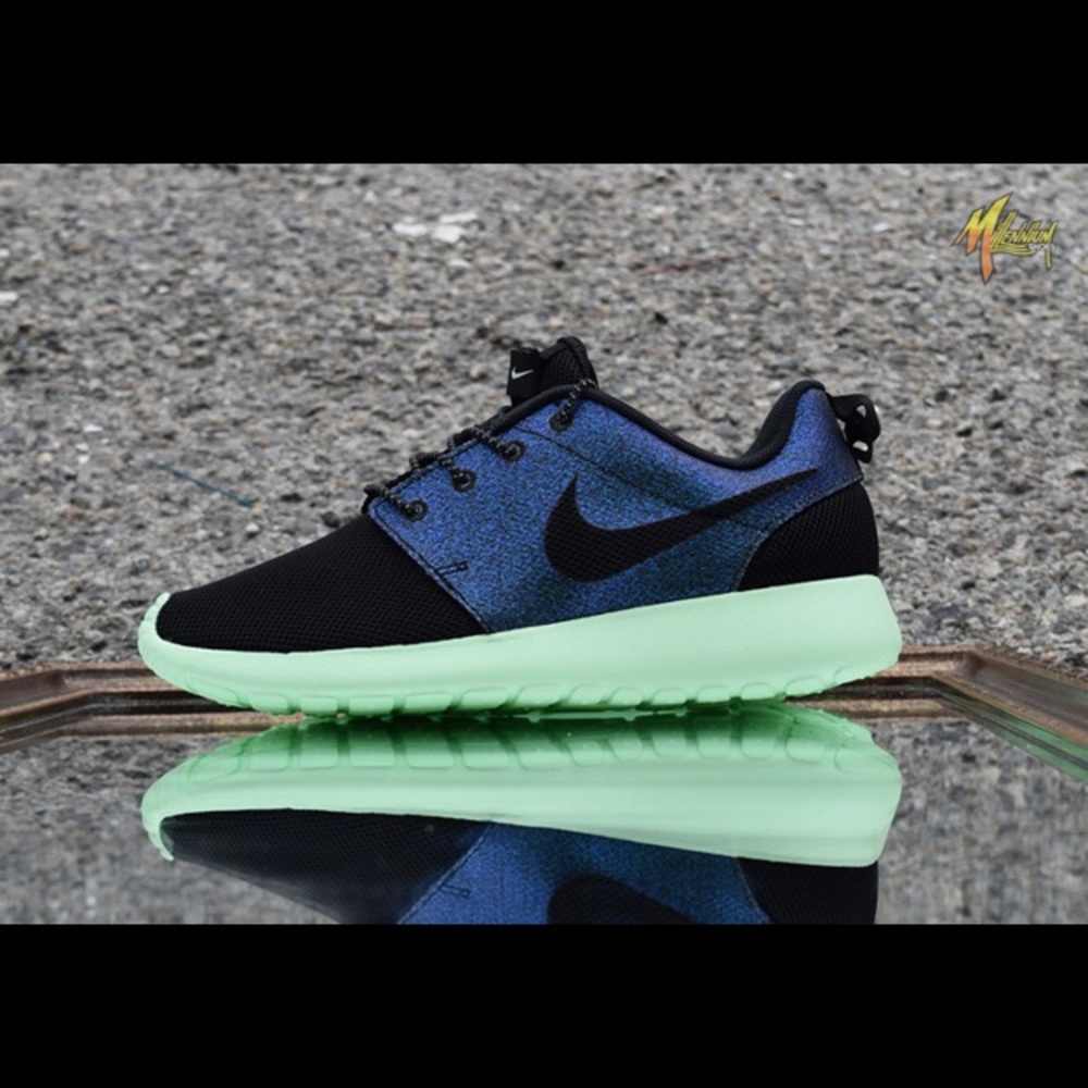 Nike roshe runs